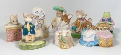 Lot 164 - A collection of Beatrix Potter figures, to...