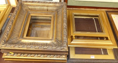 Lot 1029 - Assorted picture frames, to include a pair of...