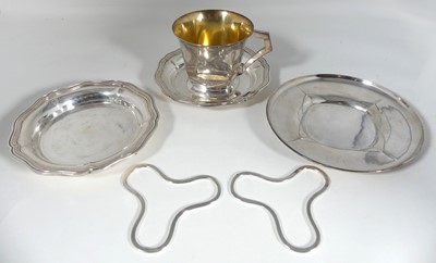 Lot 215 - A pair of silver plated dishes, of shaped...