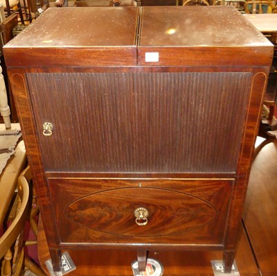 Lot 1292 - An early 19th century mahogany gent's...