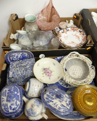 Lot 607 - Two boxes of various ceramics and glassware to...