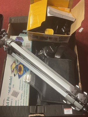 Lot 620 - A collection of various camera equipment to...