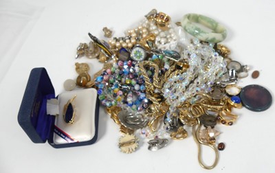 Lot 302 - A collection of costume jewellery, to include...