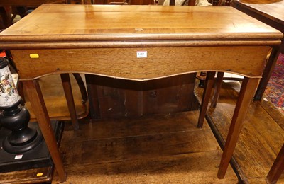 Lot 1423 - An early 19th century mahogany and crossbanded...