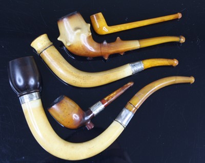 Lot 9 - A George V pipe, having a briarwood bowl on a...