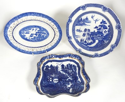 Lot 310 - A circa 1800 Caughley blue and white printed...