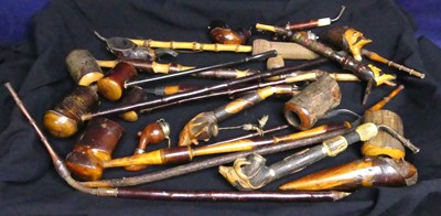 Lot 78 - One box of various wooden continental pipes to...