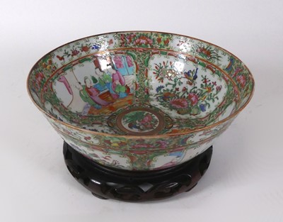 Lot 134 - A 19th century Chinese Canton footed bowl on...