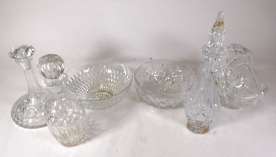 Lot 228 - A collection of glass ware to include cut...