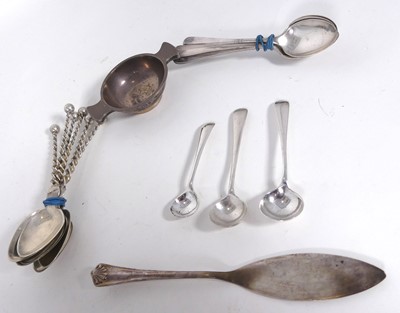 Lot 385 - An Edwardian silver miniature twin handled...