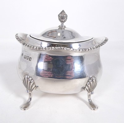 Lot 389 - An Edwardian silver sugar basin, having a...