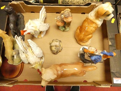 Lot 657 - Two boxes of ceramics to include ceramic...