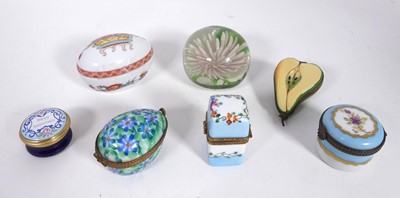 Lot 538 - A collection of novelty patch boxes, to...