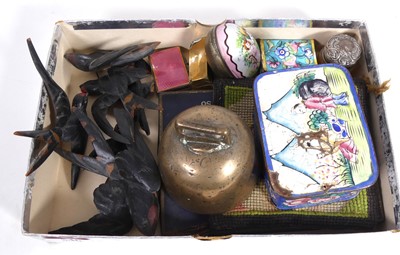 Lot 546 - A collection of miscellaneous items to include...