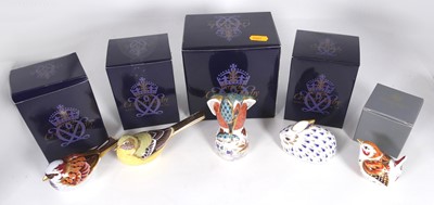 Lot 412 - A collection of five Royal Crown Derby...