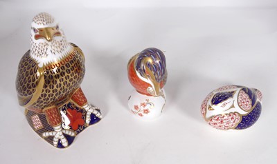 Lot 416 - A collection of three Royal Crown Derby...