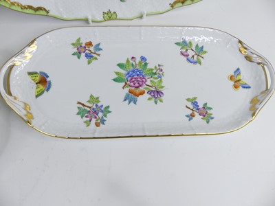 Lot 1075 - A collection of Herend Queen Victoria pattern...