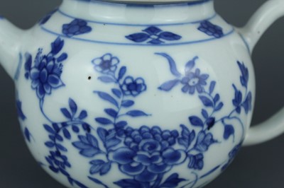 Lot 2041 - A Chinese blue and white teapot, Qing Dynasty,...