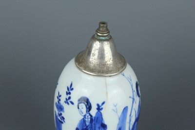 Lot 2035 - Two small Chinese blue and white ‘ladies’...