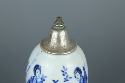 Lot 2035 - Two small Chinese blue and white ‘ladies’...