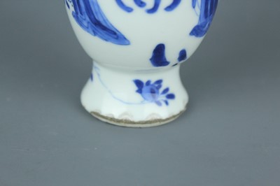 Lot 2035 - Two small Chinese blue and white ‘ladies’...