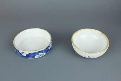 Lot 2025 - Two Chinese blue and white jars with covers,...