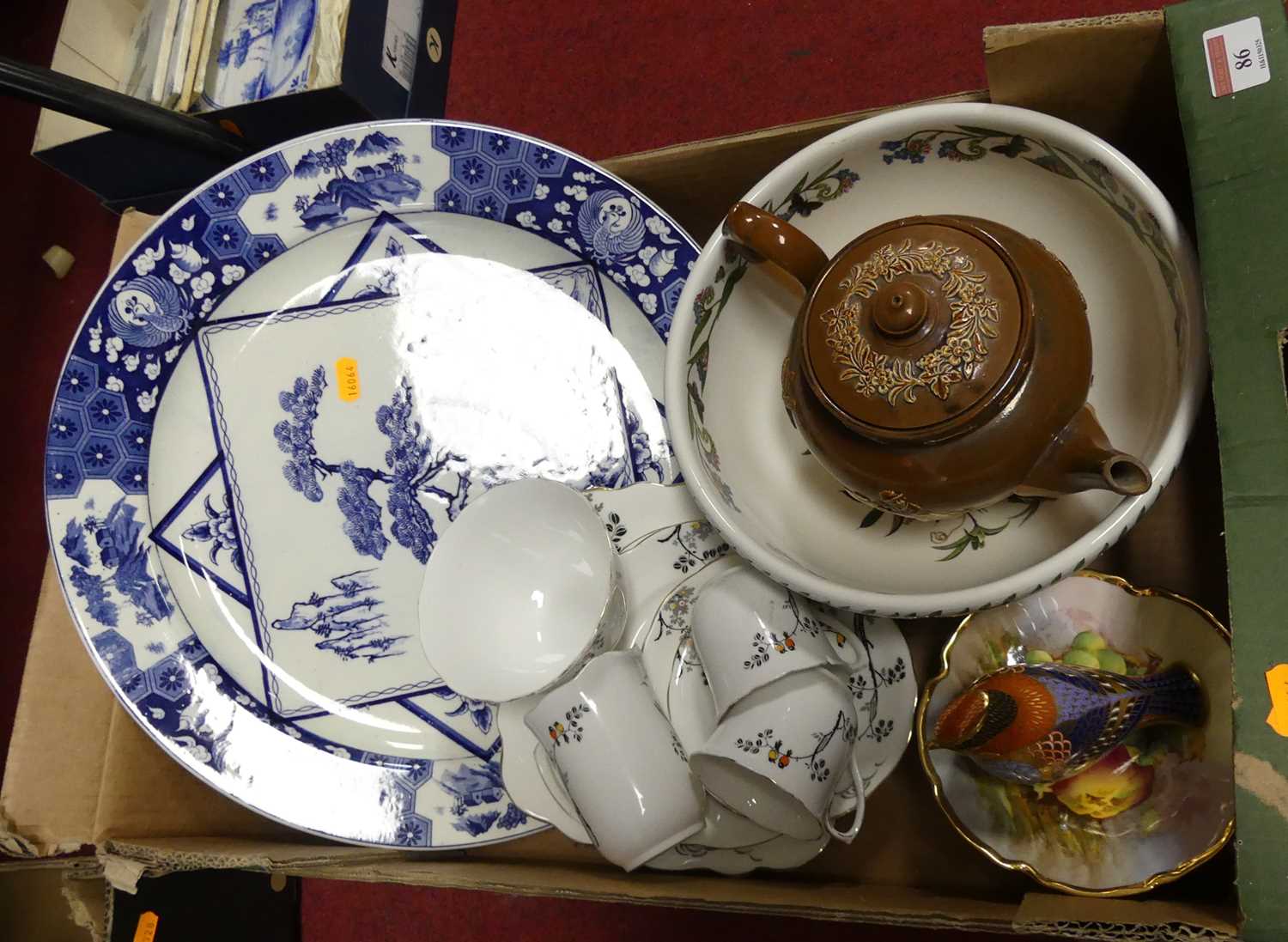 Lot 86 - Mixed ceramics to include Doulton Lambeth salt-...