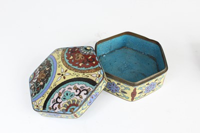 Lot 2056 - A group of Chinese or Japanese small items,...