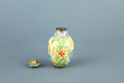 Lot 2007 - A Chinese painted enamel ‘ladies’ snuff bottle,...