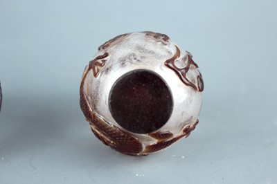 Lot 2013 - Two Chinese ‘dragon and phenix’ glass snuff...