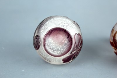 Lot 2013 - Two Chinese ‘dragon and phenix’ glass snuff...