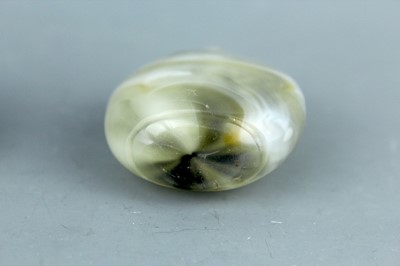 Lot 2017 - Two Chinese agate snuff bottles, 19th or 20th...