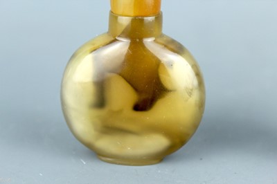 Lot 2017 - Two Chinese agate snuff bottles, 19th or 20th...