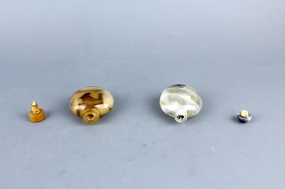 Lot 2017 - Two Chinese agate snuff bottles, 19th or 20th...