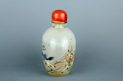 Lot 2021 - A large Chinese inside-painted glass snuff...