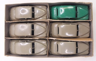 Lot 1041 - Dinky Toys No. 40G trade box of six Morris...