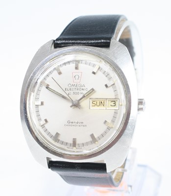 Lot 2597 - An Omega gent's stainless steel electronic...