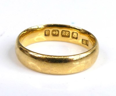 Lot 2654 - A late Victorian 22ct gold 4.3mm D shaped...