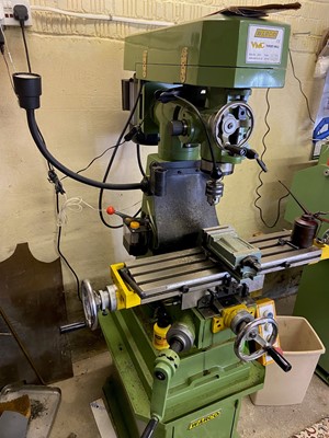 Lot 33 - A Warco VMC turret mill milling machine,...