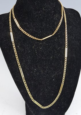 Lot 2733 - A continental yellow metal curb and bar link...