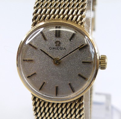 Lot 2782 - An Omega lady's 9ct gold cased manual wind...