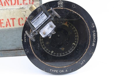 Lot 3285 - A WW II Air Ministry hand held compass, Type...