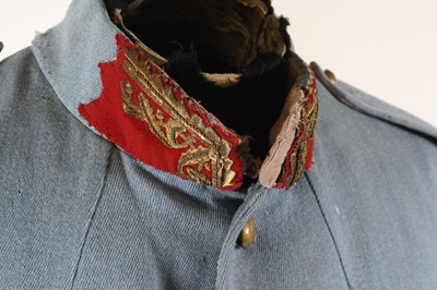 Lot 3202 - A WW I French Officers tunic, in blue cloth...
