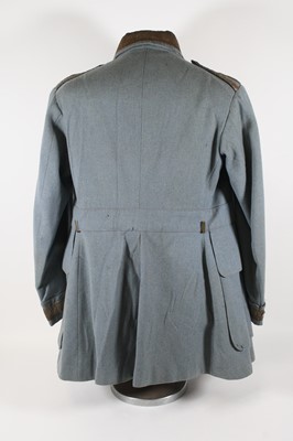 Lot 3202 - A WW I French Officers tunic, in blue cloth...