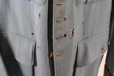 Lot 3202 - A WW I French Officers tunic, in blue cloth...