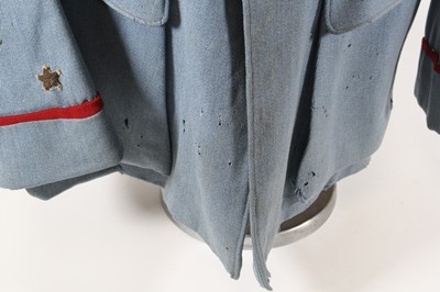 Lot 3202 - A WW I French Officers tunic, in blue cloth...