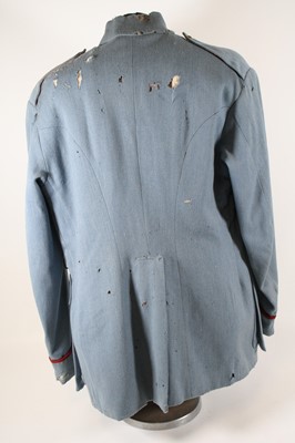 Lot 3202 - A WW I French Officers tunic, in blue cloth...