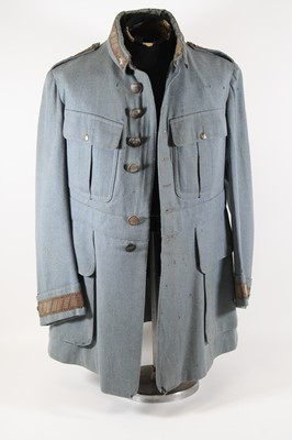 Lot 3202 - A WW I French Officers tunic, in blue cloth...