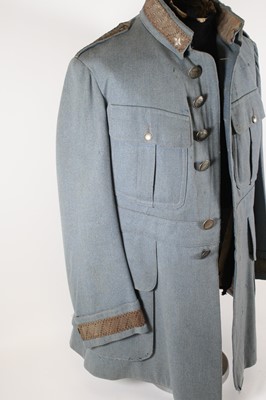 Lot 3202 - A WW I French Officers tunic, in blue cloth...