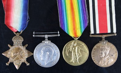 Lot 3360 - A WW I medal trio to include 1914-15 Star,...